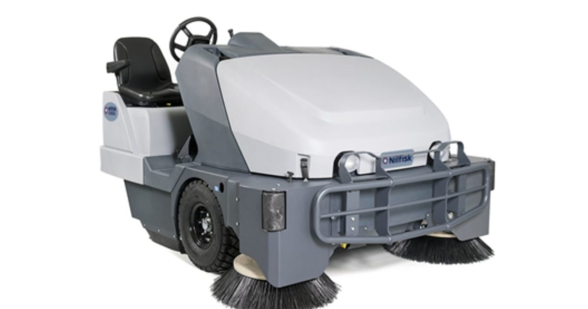Nilfisk SW8000 Ride-On Sweeper Gallery 1